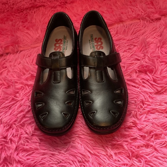 SAS Roamer black leather Velcro closure leather Mary Janes USA made size 8.5 - Picture 3 of 10